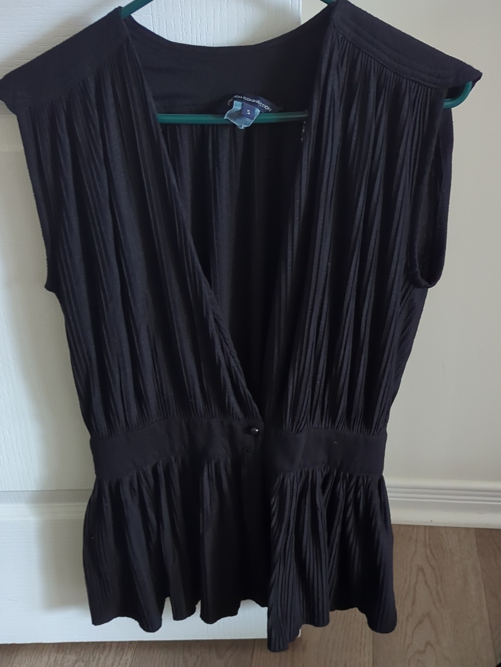 Vintage Y2K French Connection Micro Pleated Plunge Top S